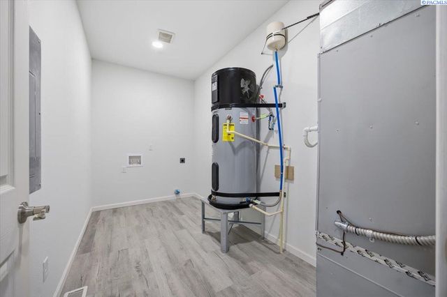 324 3rd Ave, Mabton, WA 98935