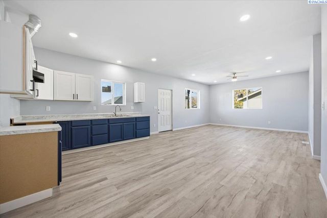 324 3rd Ave, Mabton, WA 98935