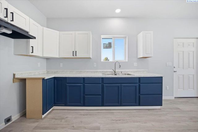 324 3rd Ave, Mabton, WA 98935