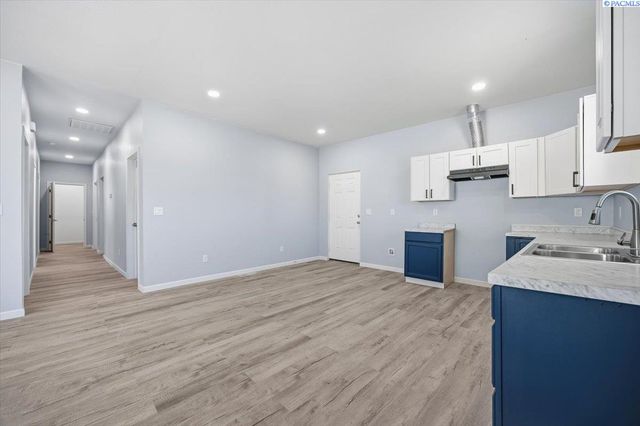 324 3rd Ave, Mabton, WA 98935