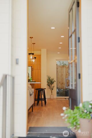 11812 NE 103rd Place, Kirkland, WA 98033