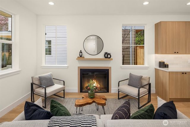 11812 NE 103rd Place, Kirkland, WA 98033