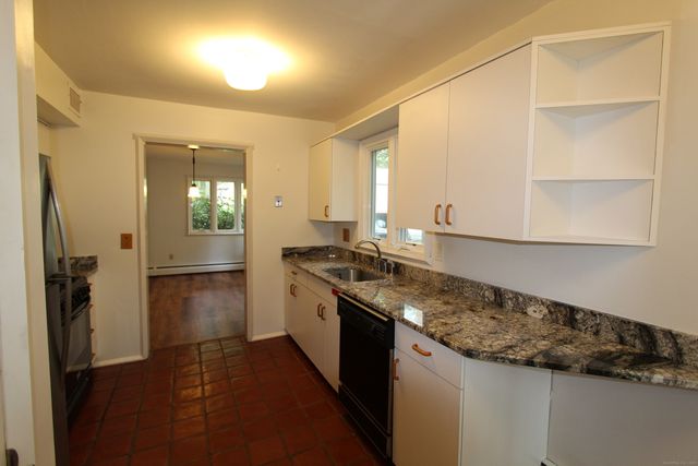 6 Lyle Court C, Farmington, CT 06032