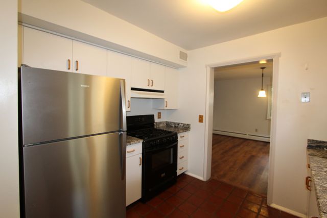 6 Lyle Court C, Farmington, CT 06032