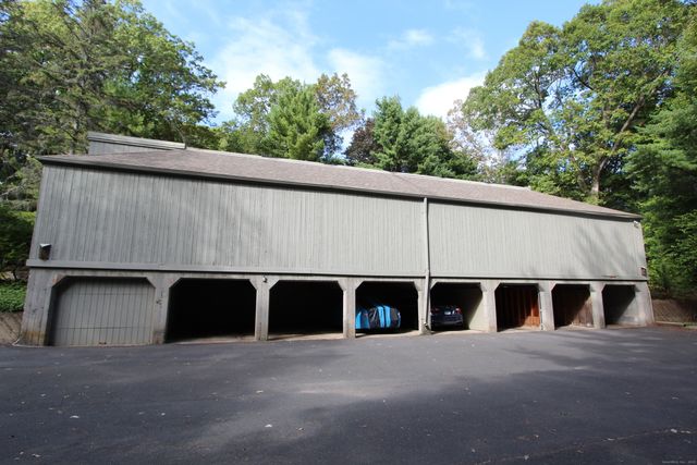 6 Lyle Court C, Farmington, CT 06032