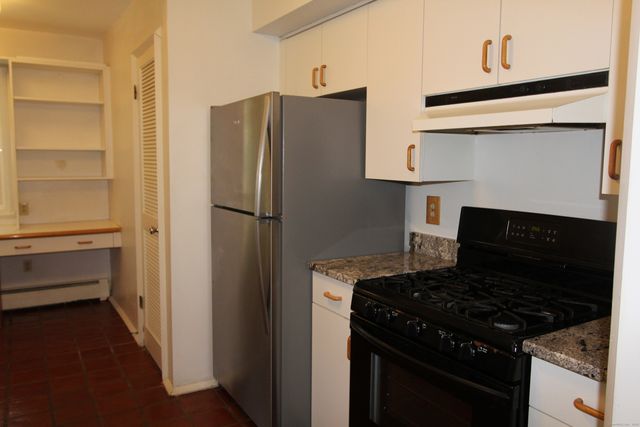 6 Lyle Court C, Farmington, CT 06032