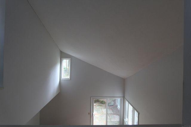 6 Lyle Court C, Farmington, CT 06032