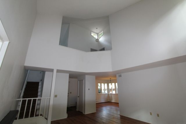 6 Lyle Court C, Farmington, CT 06032