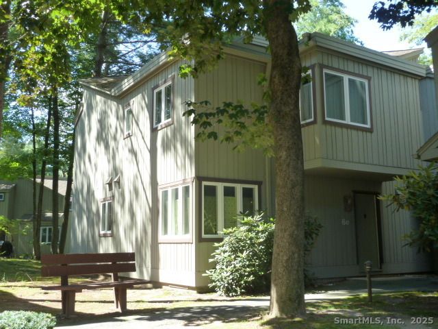6 Lyle Court C, Farmington, CT 06032