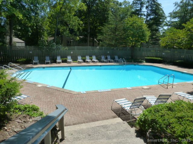 6 Lyle Court C, Farmington, CT 06032