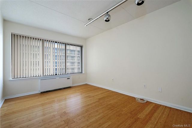 400 High Point Ph4, Hartsdale, NY 10530