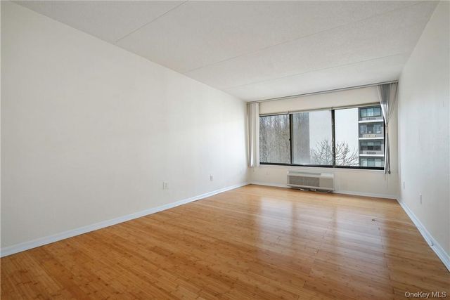 400 High Point Ph4, Hartsdale, NY 10530