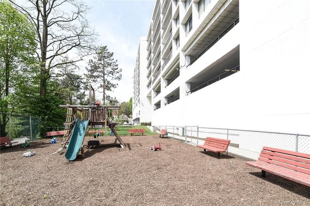 400 High Point Ph4, Hartsdale, NY 10530