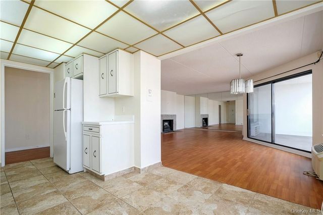 400 High Point Ph4, Hartsdale, NY 10530