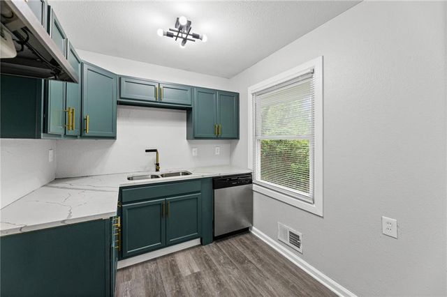 4516 Jackson Avenue, Kansas City, MO 64130