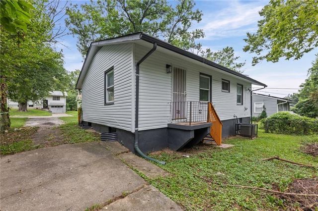 4516 Jackson Avenue, Kansas City, MO 64130