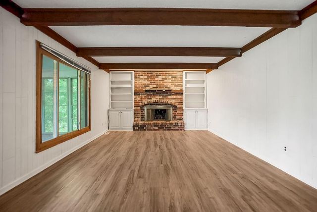 16408 Riggs Road, Stilwell, KS 66085