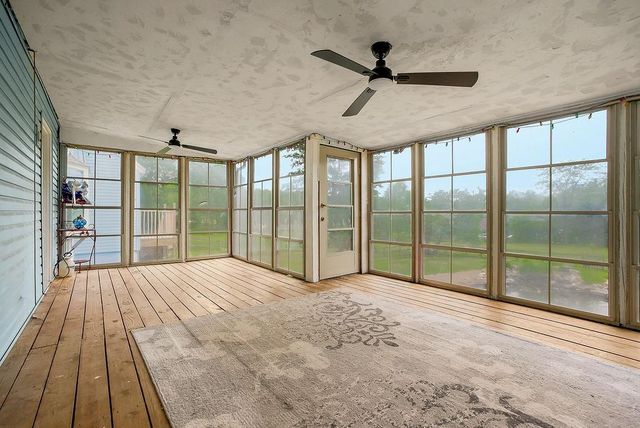 16408 Riggs Road, Stilwell, KS 66085