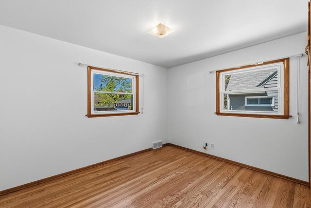 2922 102nd STREET, West Allis, WI 53227