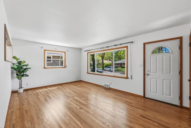 2922 102nd STREET, West Allis, WI 53227