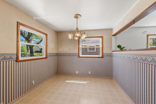 2922 102nd STREET, West Allis, WI 53227