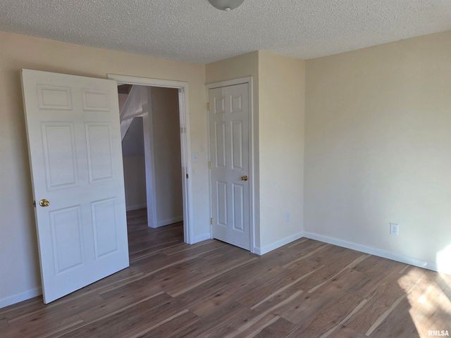 1207 N MARKET Street, Marion, IL 62959