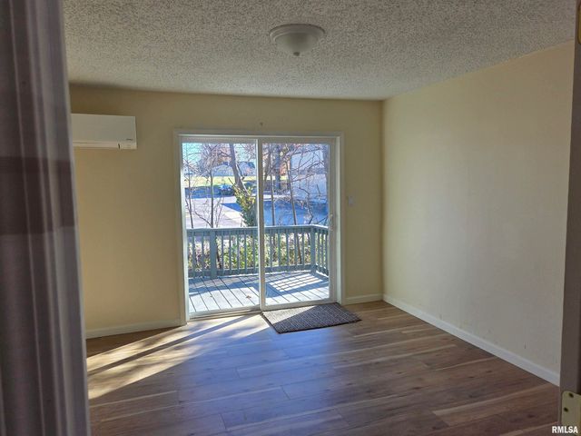 1207 N MARKET Street, Marion, IL 62959