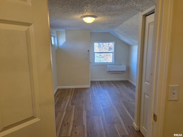 1207 N MARKET Street, Marion, IL 62959