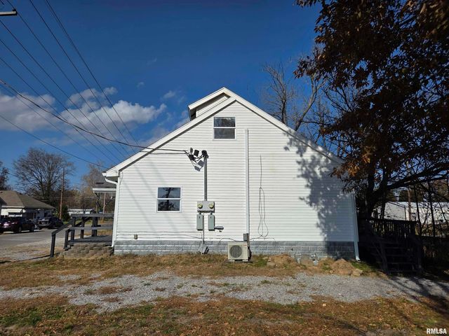 1207 N MARKET Street, Marion, IL 62959