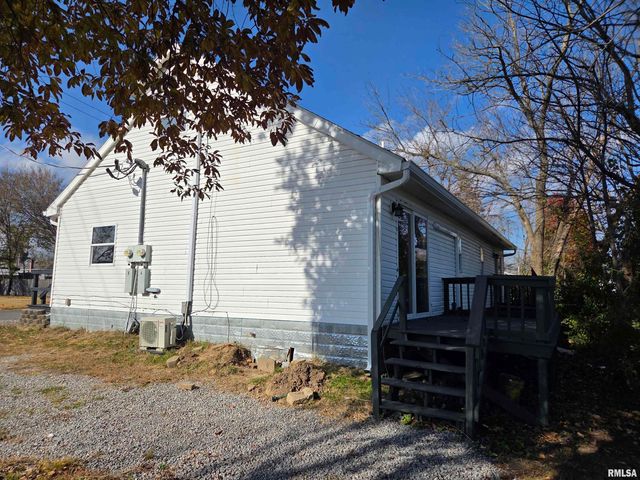 1207 N MARKET Street, Marion, IL 62959