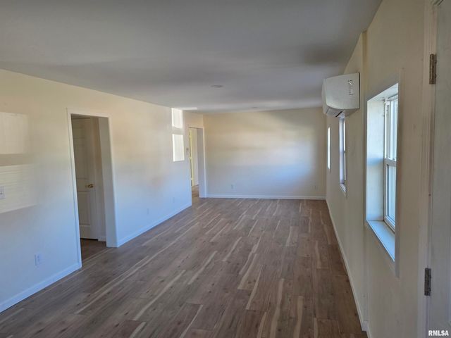 1207 N MARKET Street, Marion, IL 62959