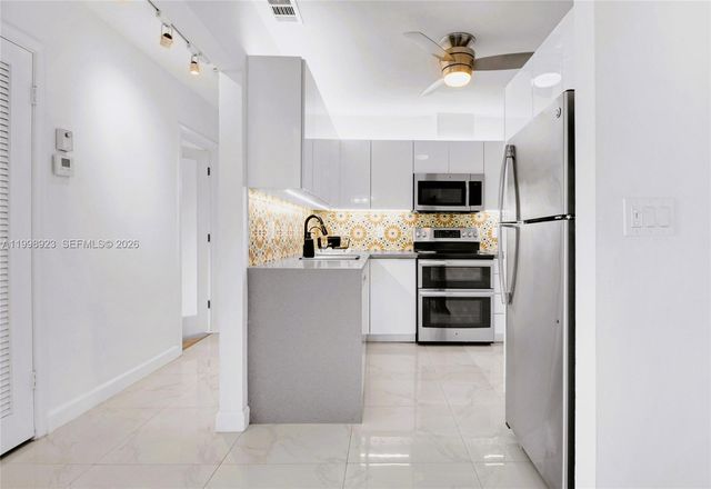 2230 NE 56th Pl 227, Fort Lauderdale, FL 33308