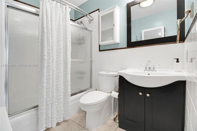 2230 NE 56th Pl 227, Fort Lauderdale, FL 33308