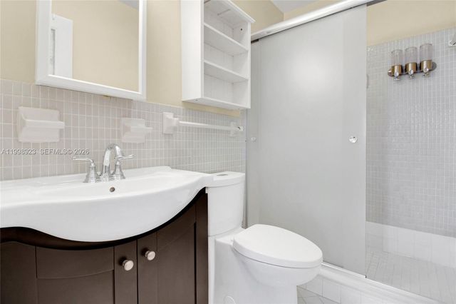 2230 NE 56th Pl 227, Fort Lauderdale, FL 33308