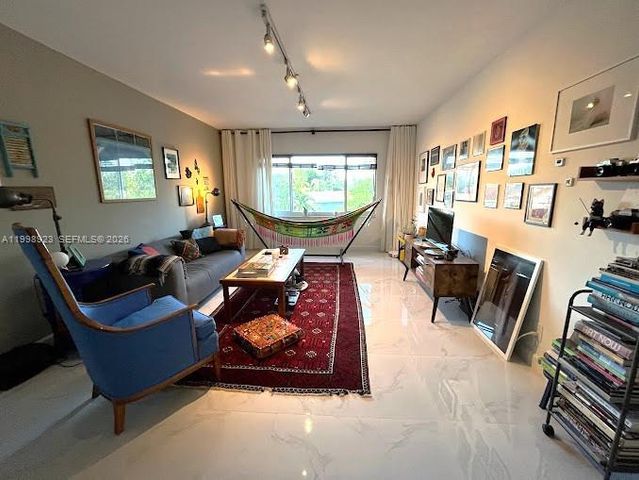 2230 NE 56th Pl 227, Fort Lauderdale, FL 33308