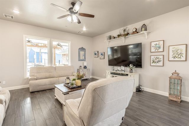 9408 SW Megans Way, Mcloud, OK 74851