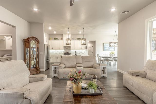 9408 SW Megans Way, Mcloud, OK 74851