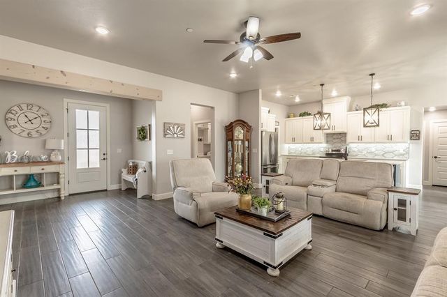 9408 SW Megans Way, Mcloud, OK 74851