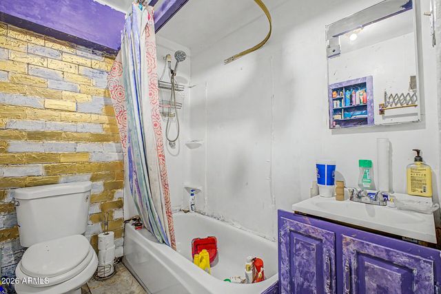 36 S 64TH Avenue, Phoenix, AZ 85043
