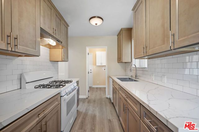 8914 Canby Avenue, Los Angeles, CA 91325