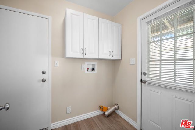 8914 Canby Avenue, Los Angeles, CA 91325