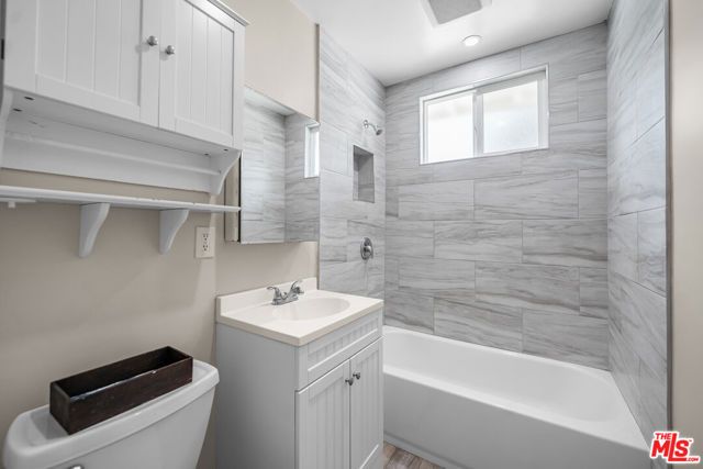 8914 Canby Avenue, Los Angeles, CA 91325