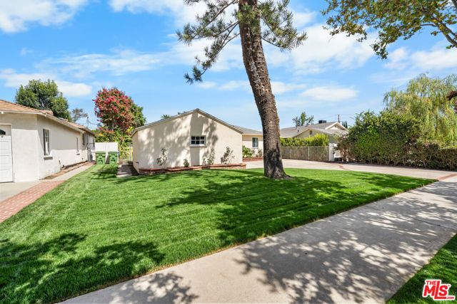 8914 Canby Avenue, Los Angeles, CA 91325