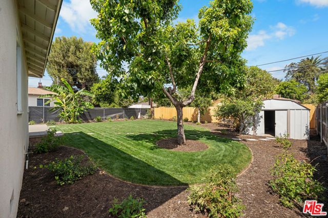 8914 Canby Avenue, Los Angeles, CA 91325