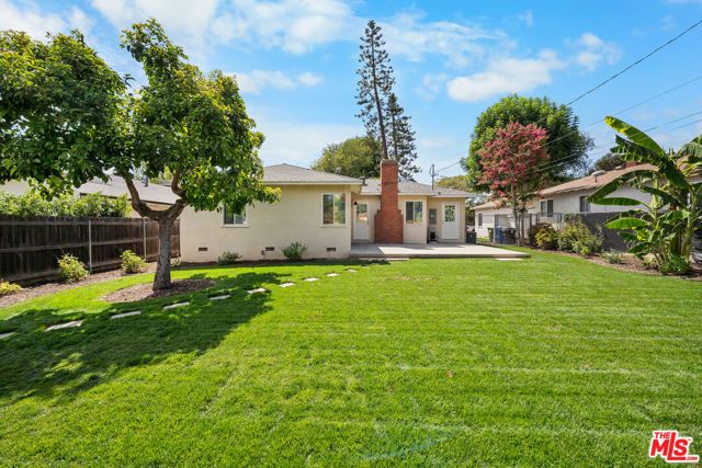8914 Canby Avenue, Los Angeles, CA 91325