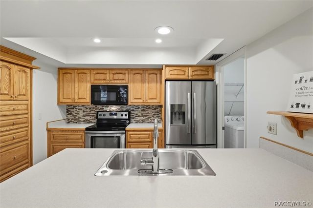 25 Jamaica Street, Homosassa, FL 34446