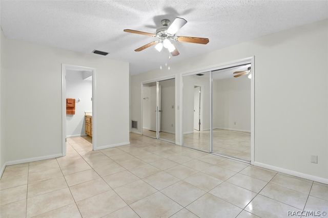 25 Jamaica Street, Homosassa, FL 34446