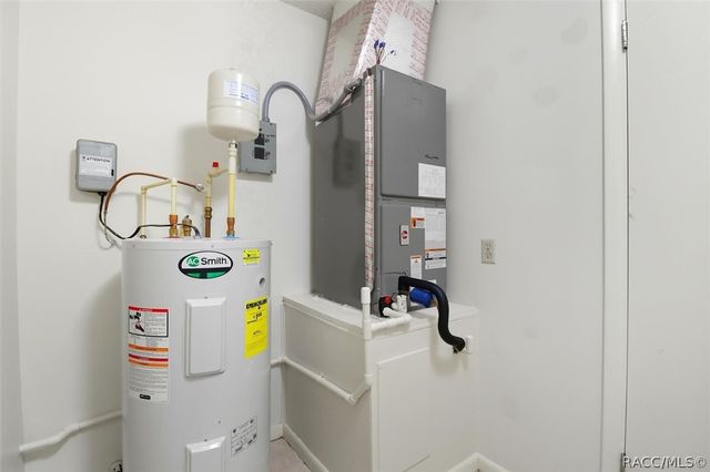 25 Jamaica Street, Homosassa, FL 34446