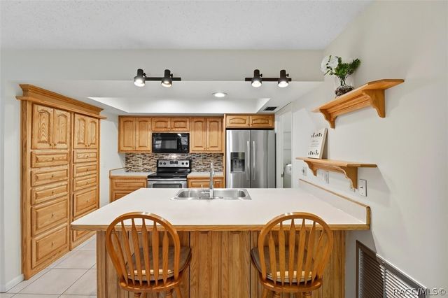 25 Jamaica Street, Homosassa, FL 34446