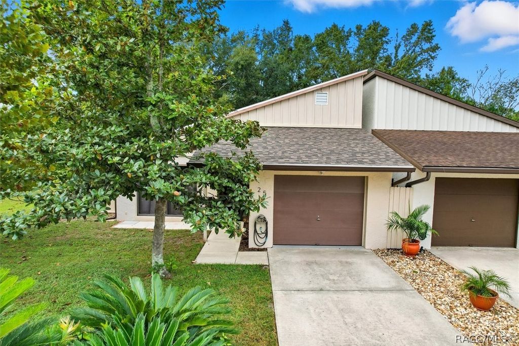 25 Jamaica Street, Homosassa, FL 34446